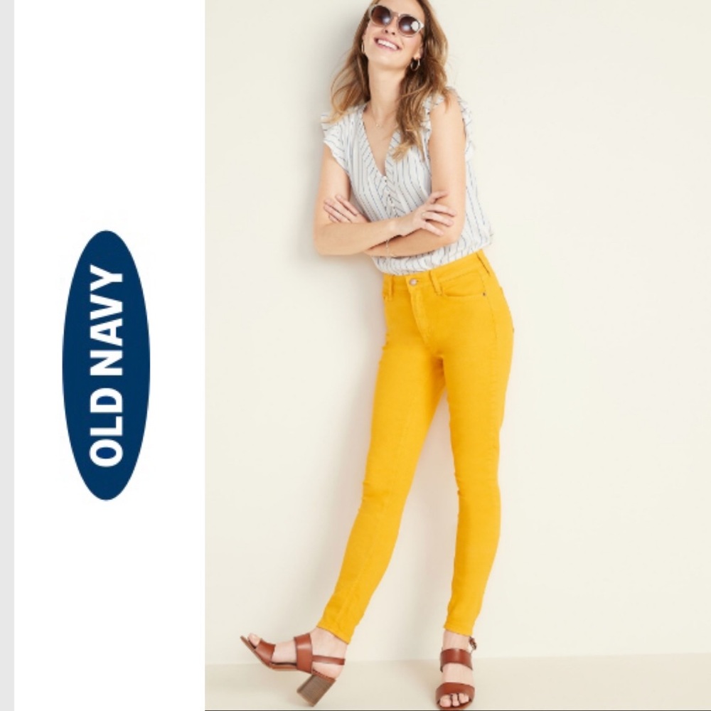 Old Navy Mid-Rise Rockstar Super Skinny Pop-Color Jeans in Summer Squash…